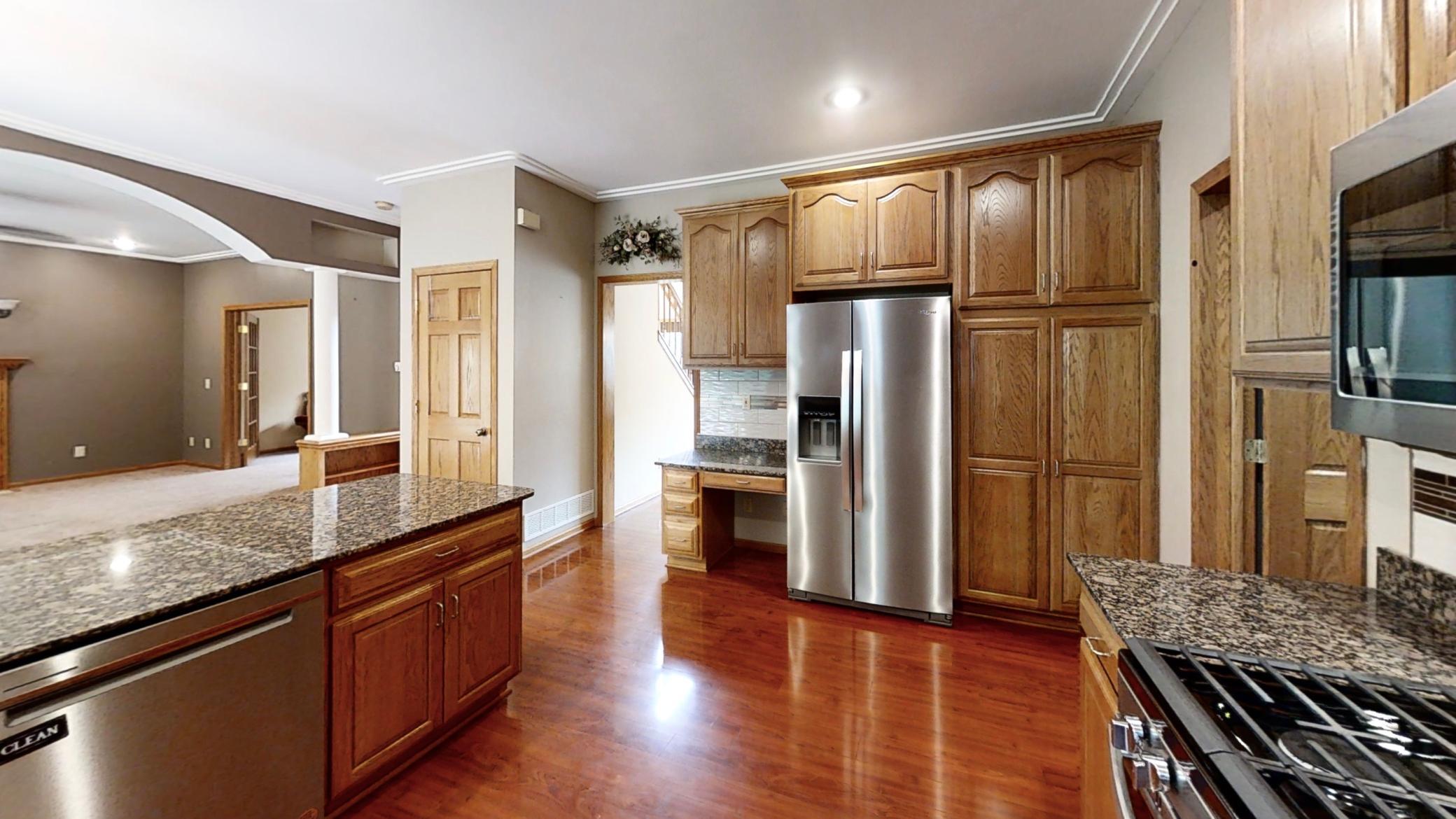 2418 Valley Court