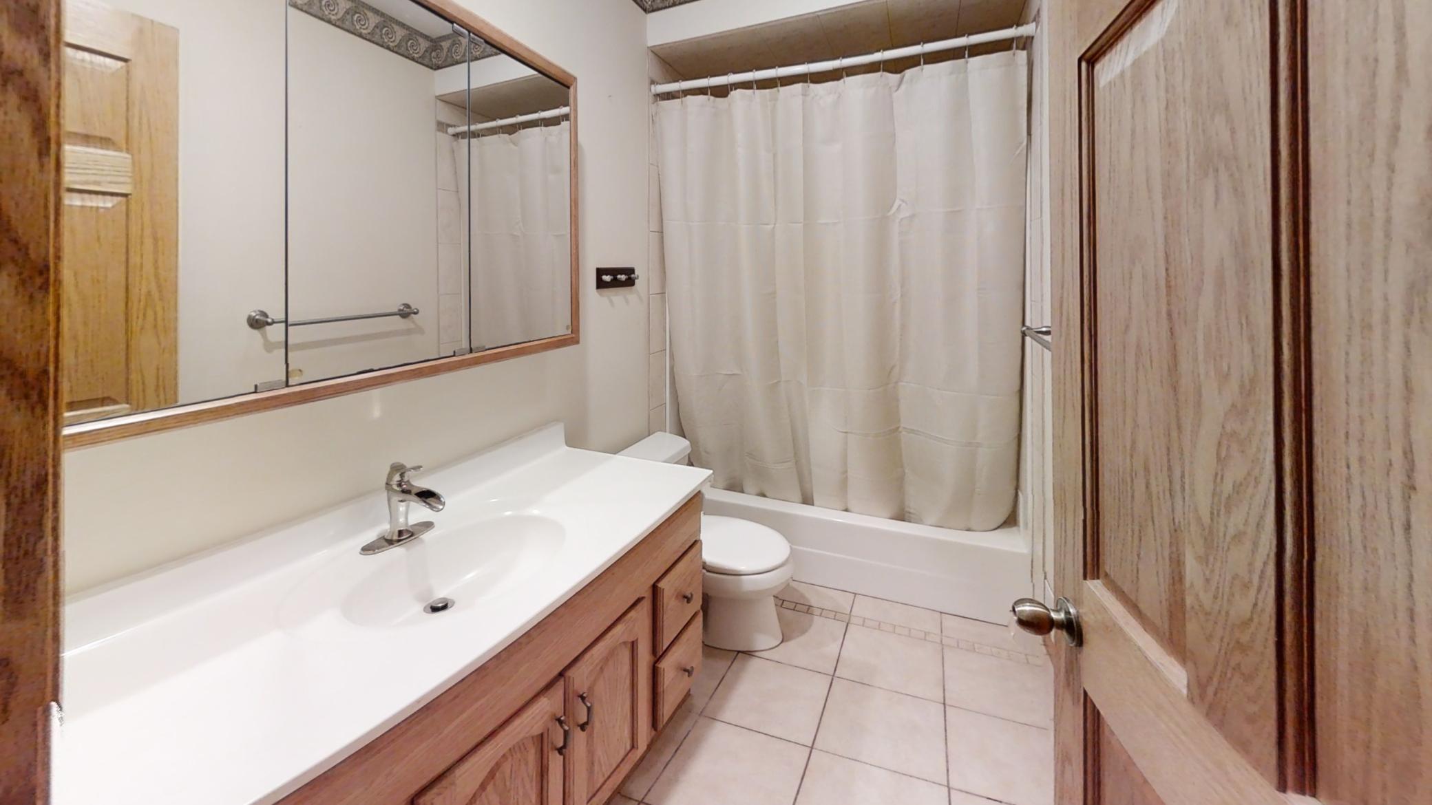 2418 Valley Court