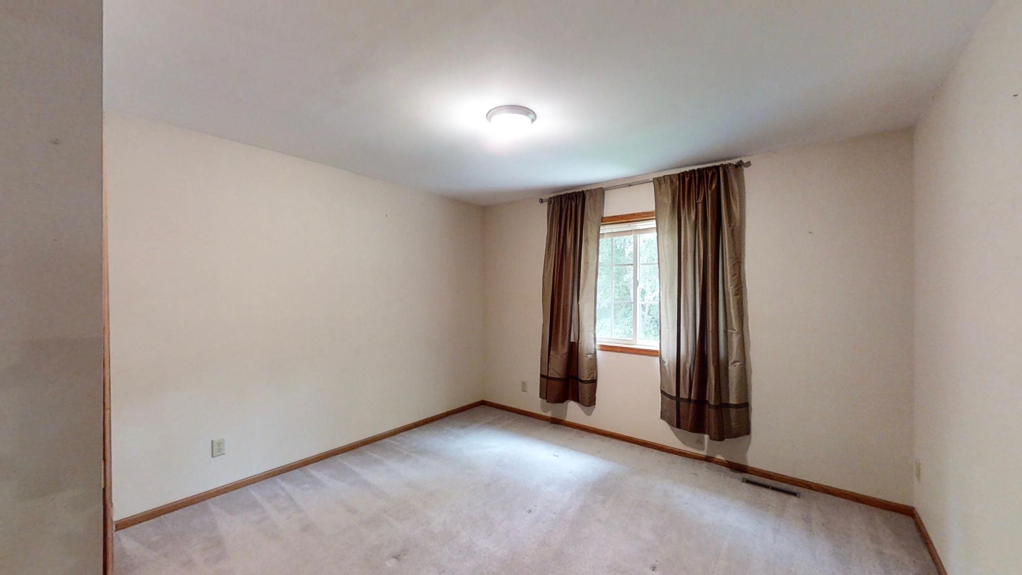 2418 Valley Court