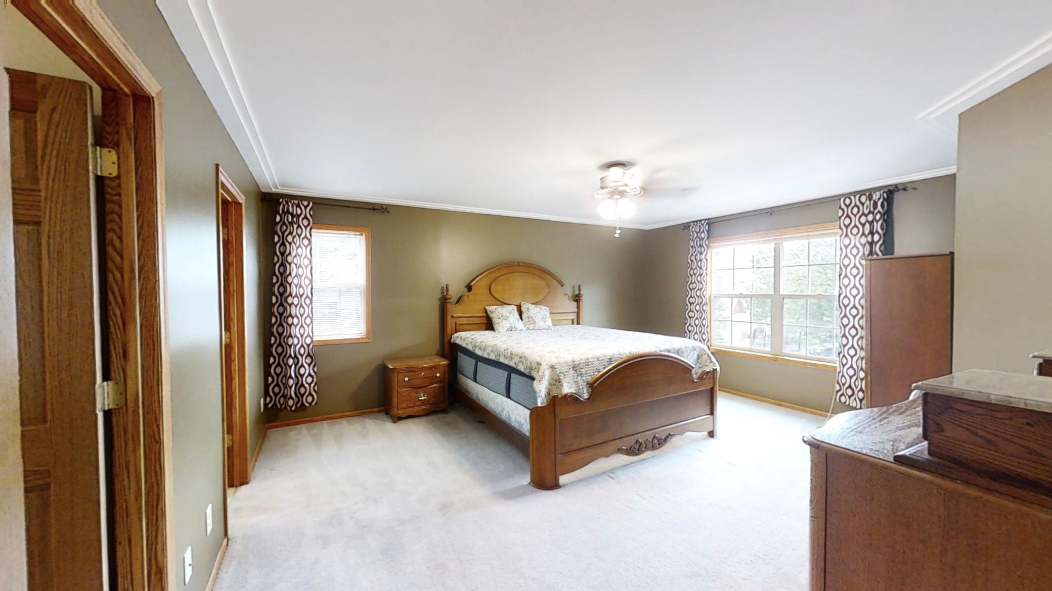 2418 Valley Court