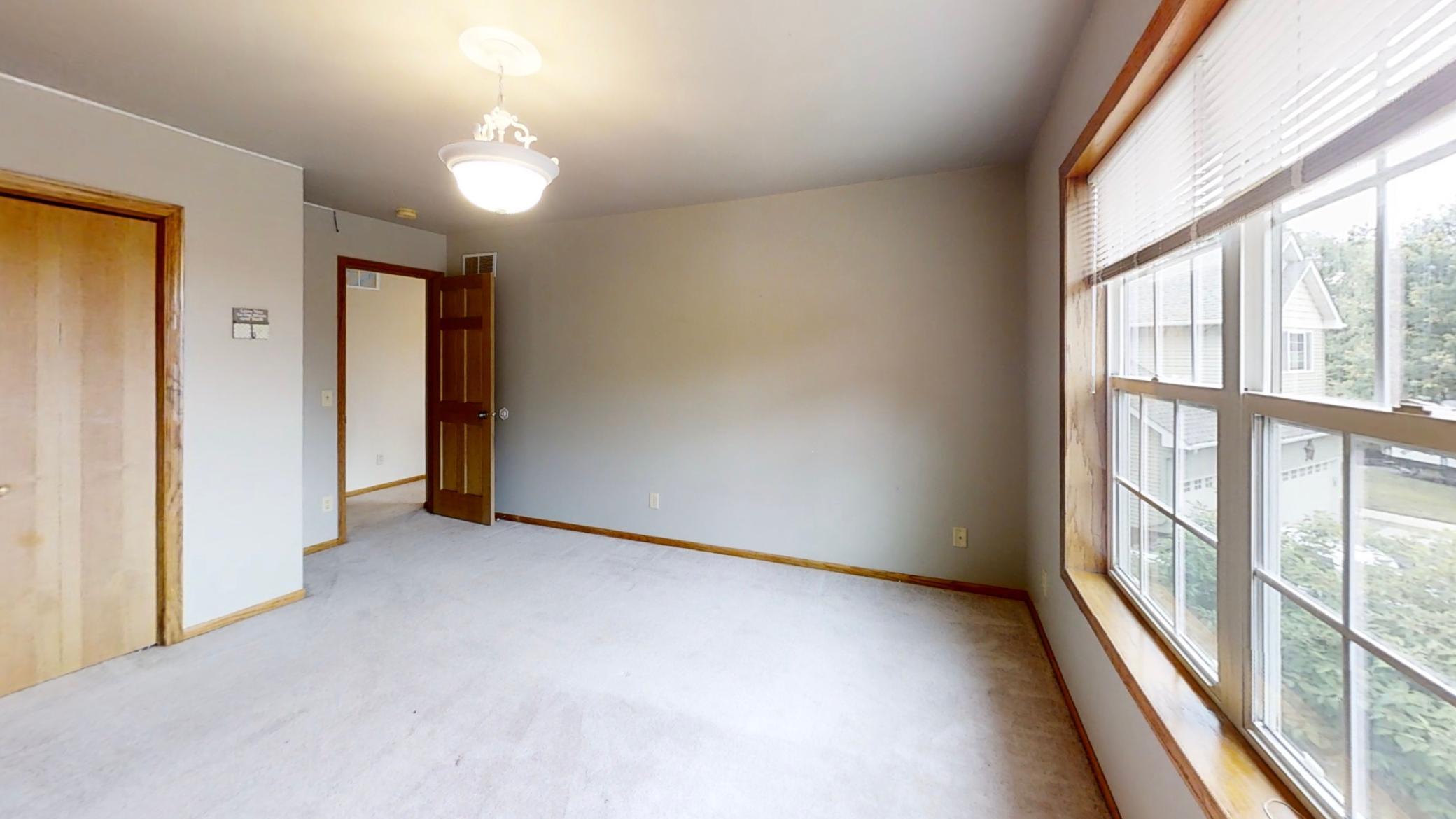 2418 Valley Court