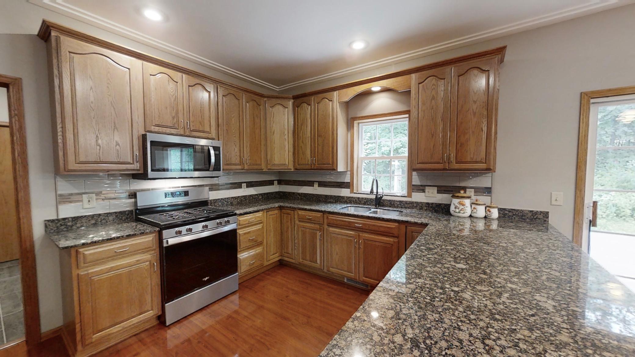 2418 Valley Court