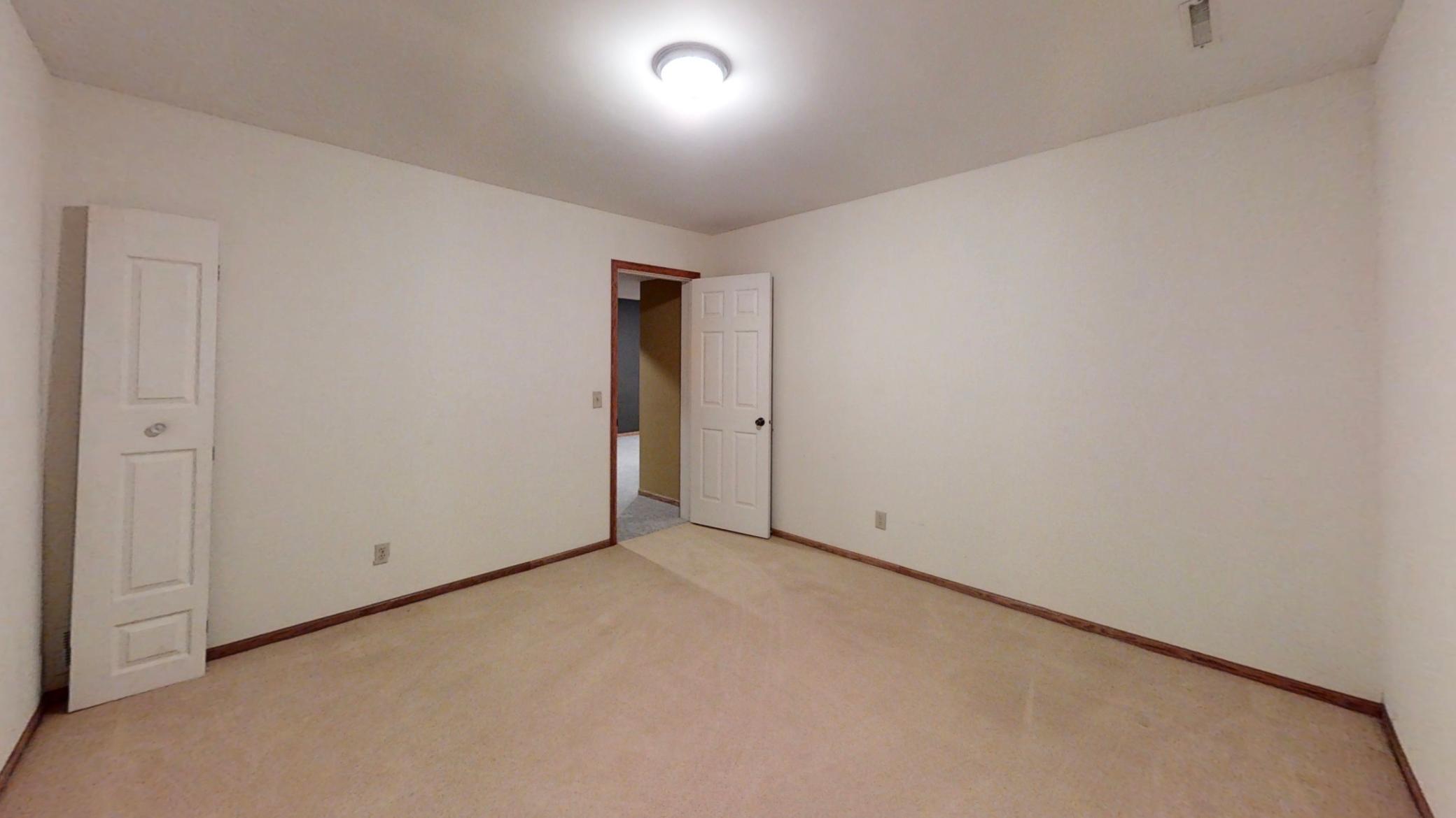 2418 Valley Court