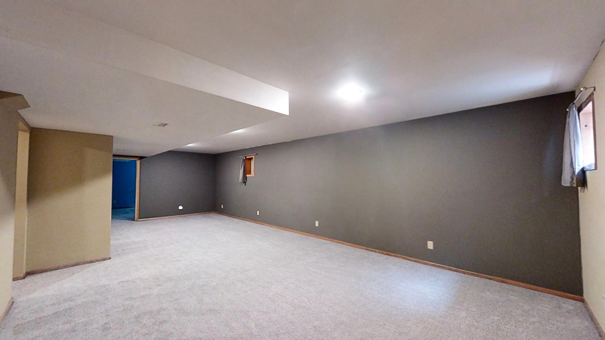 2418 Valley Court
