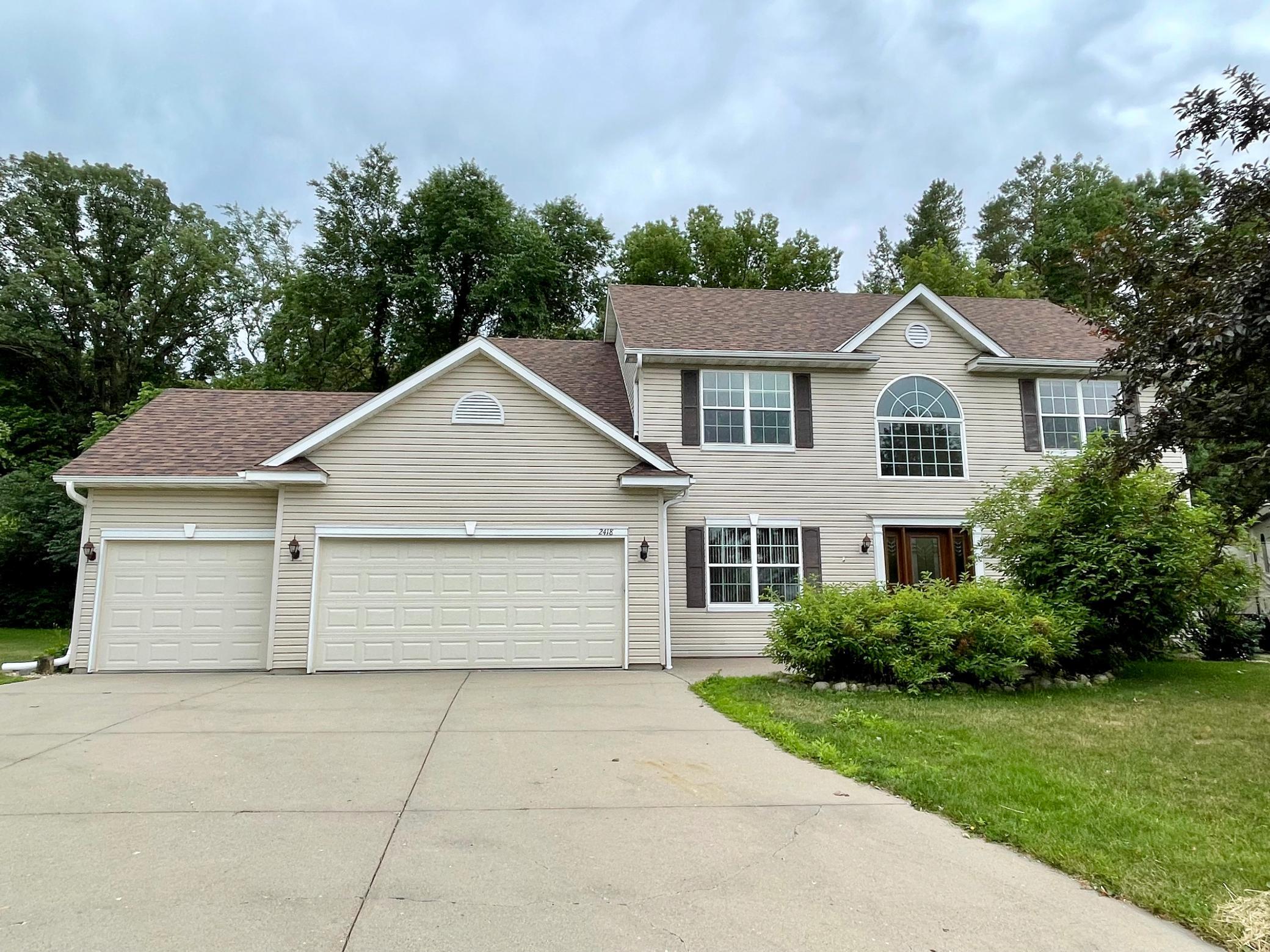 2418 Valley Court