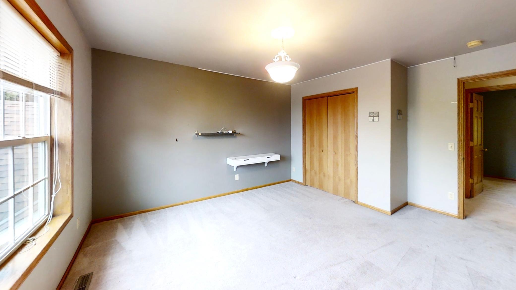 2418 Valley Court