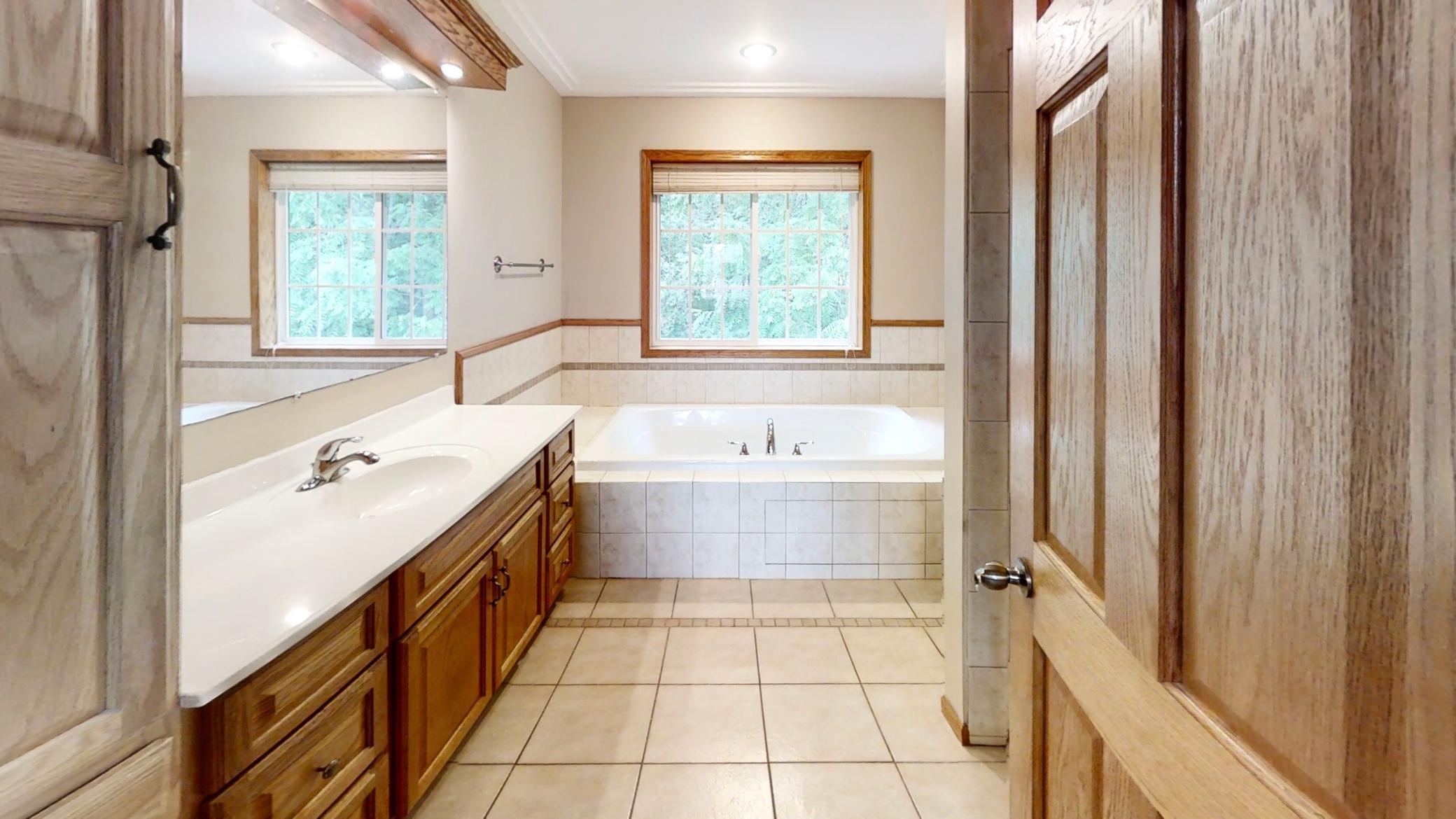 2418 Valley Court