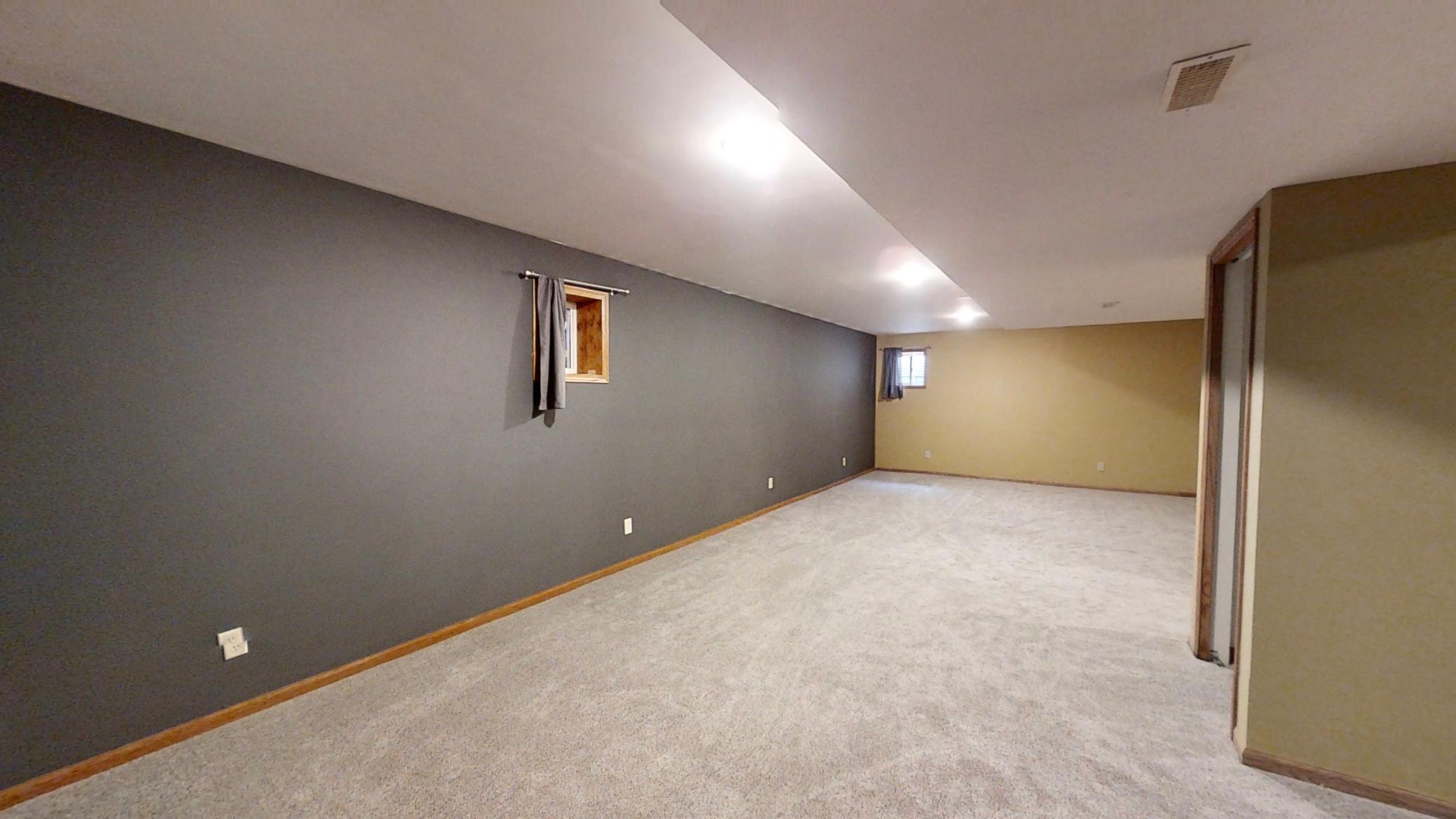 2418 Valley Court