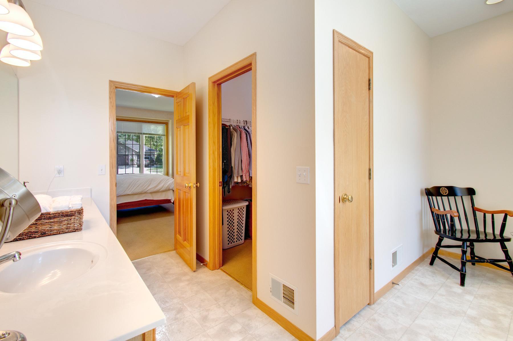 1512 Creek Lane