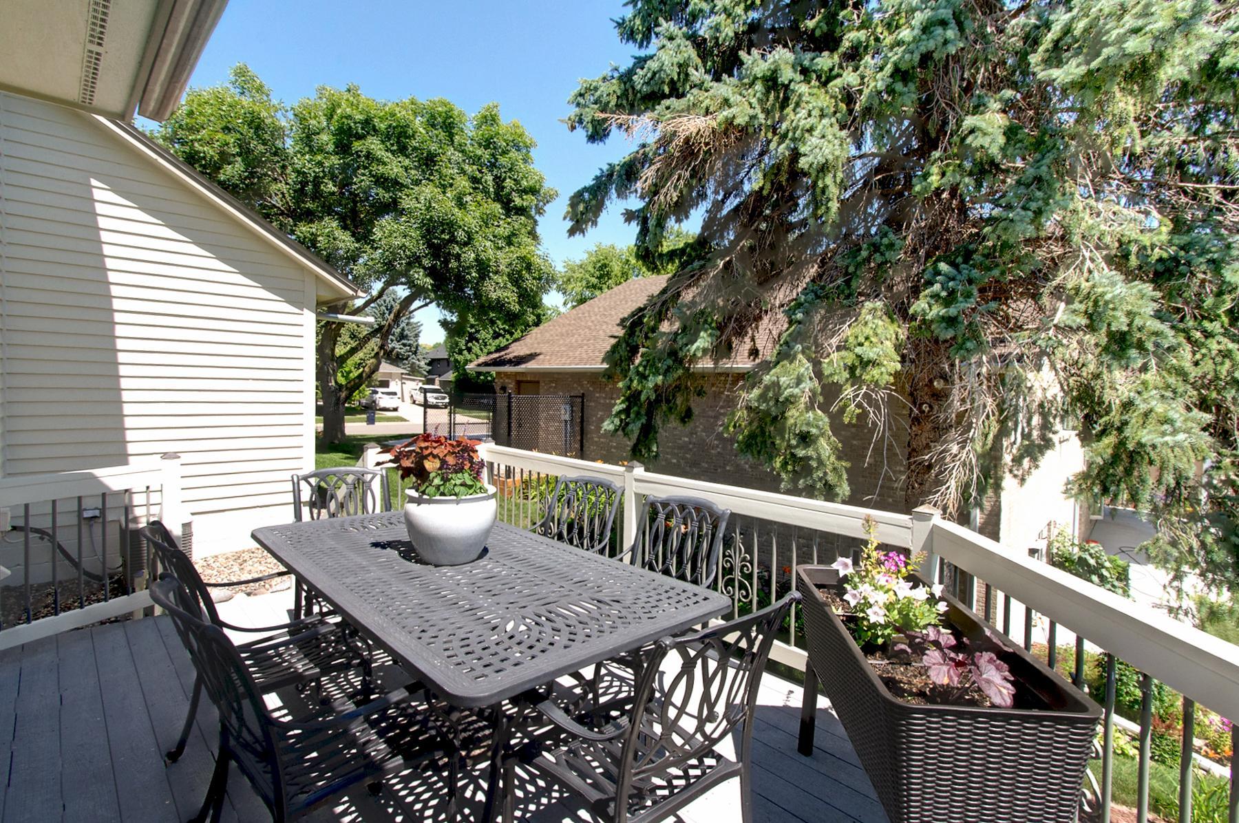 1512 Creek Lane