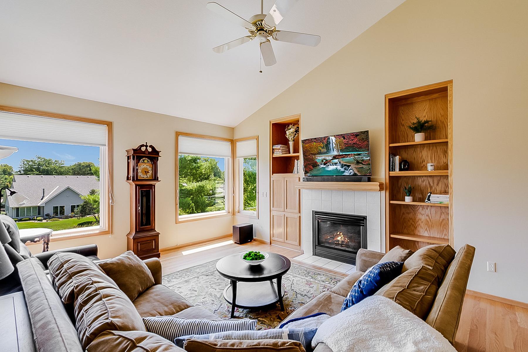 1512 Creek Lane