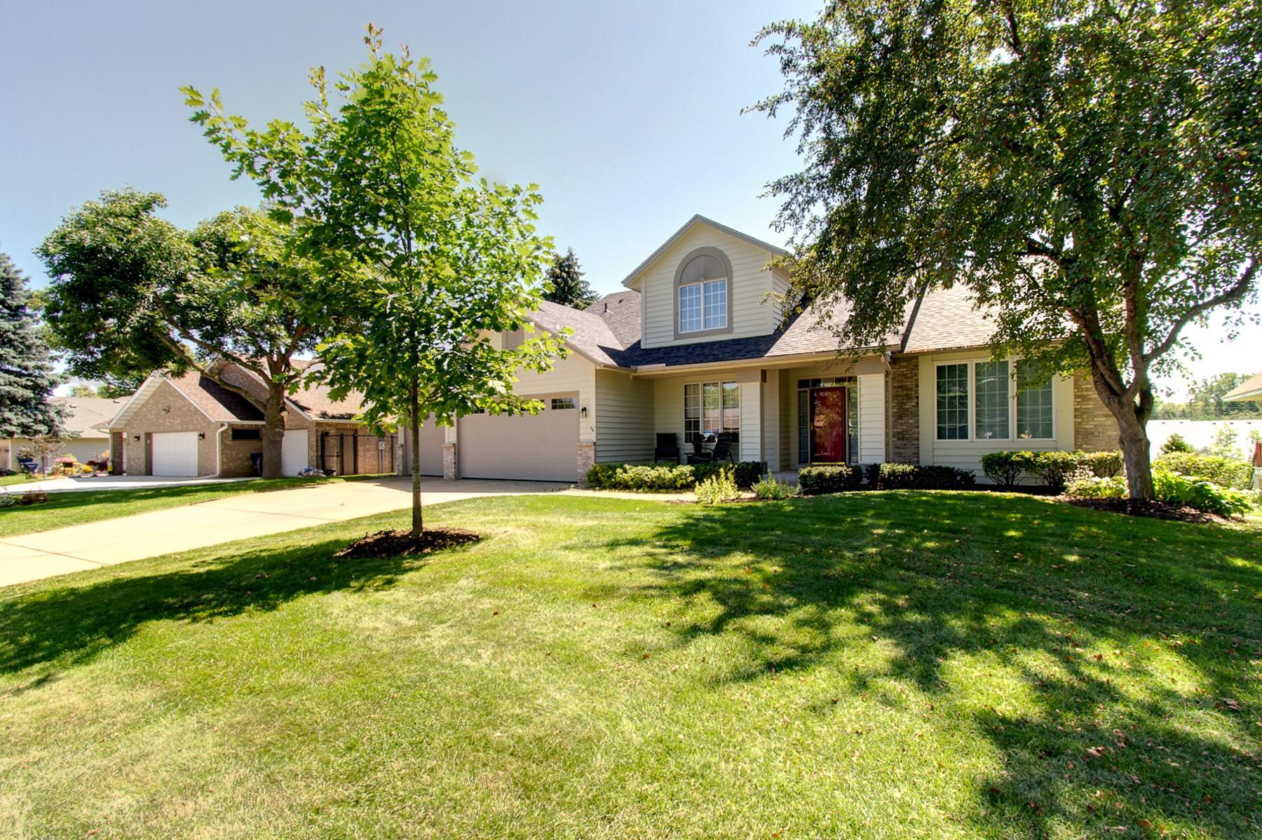 1512 Creek Lane