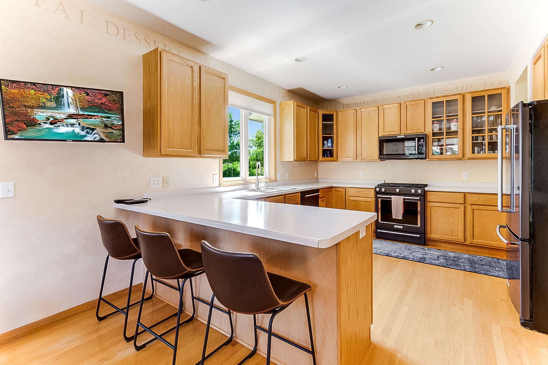 1512 Creek Lane