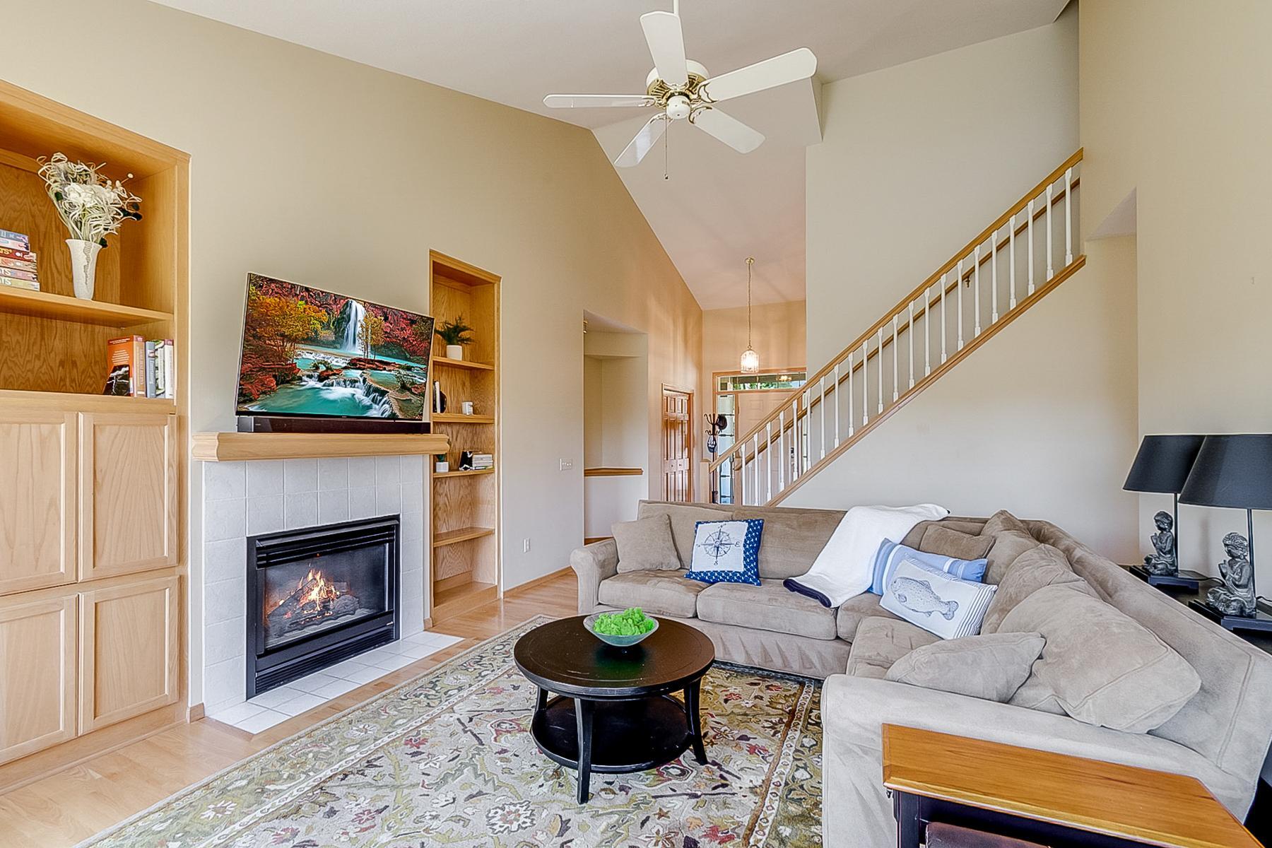 1512 Creek Lane