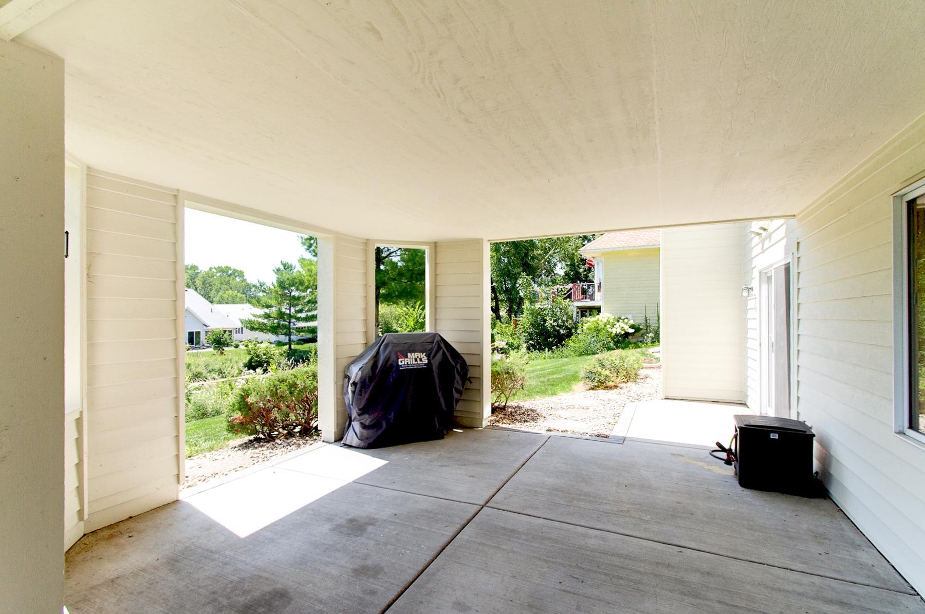 1512 Creek Lane