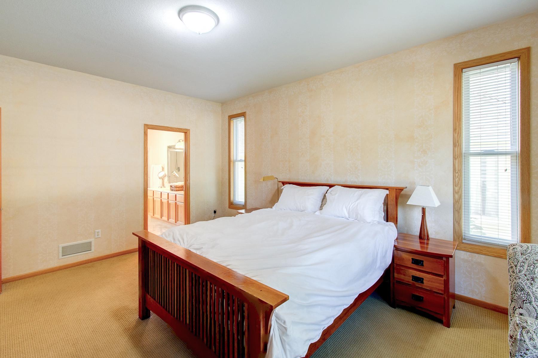 1512 Creek Lane