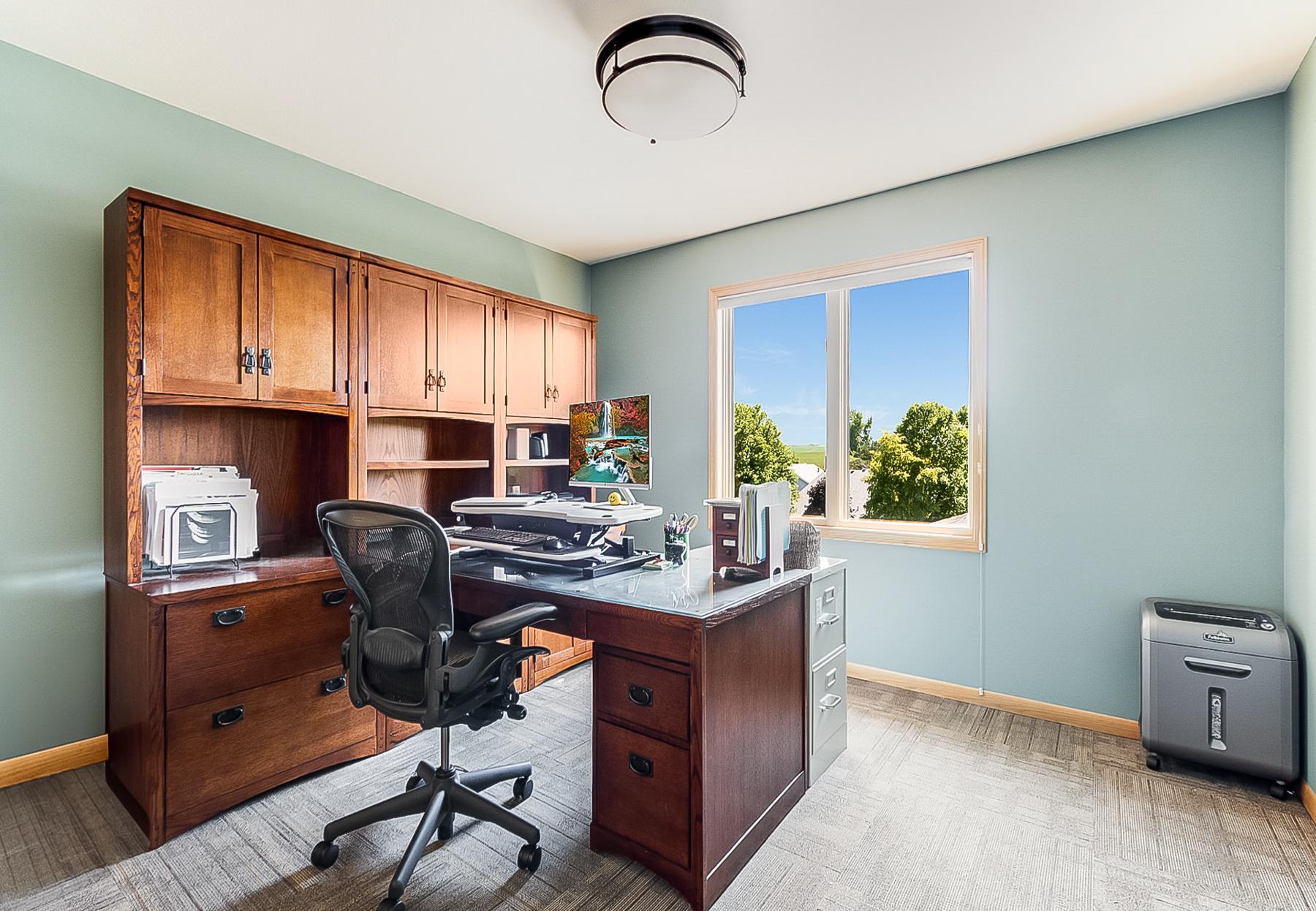 1512 Creek Lane