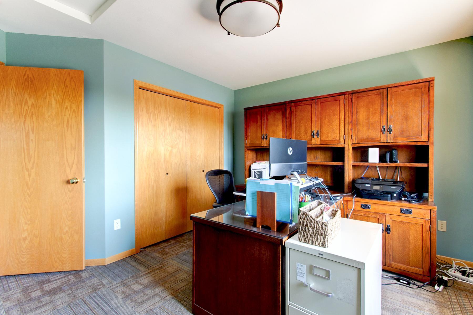 1512 Creek Lane