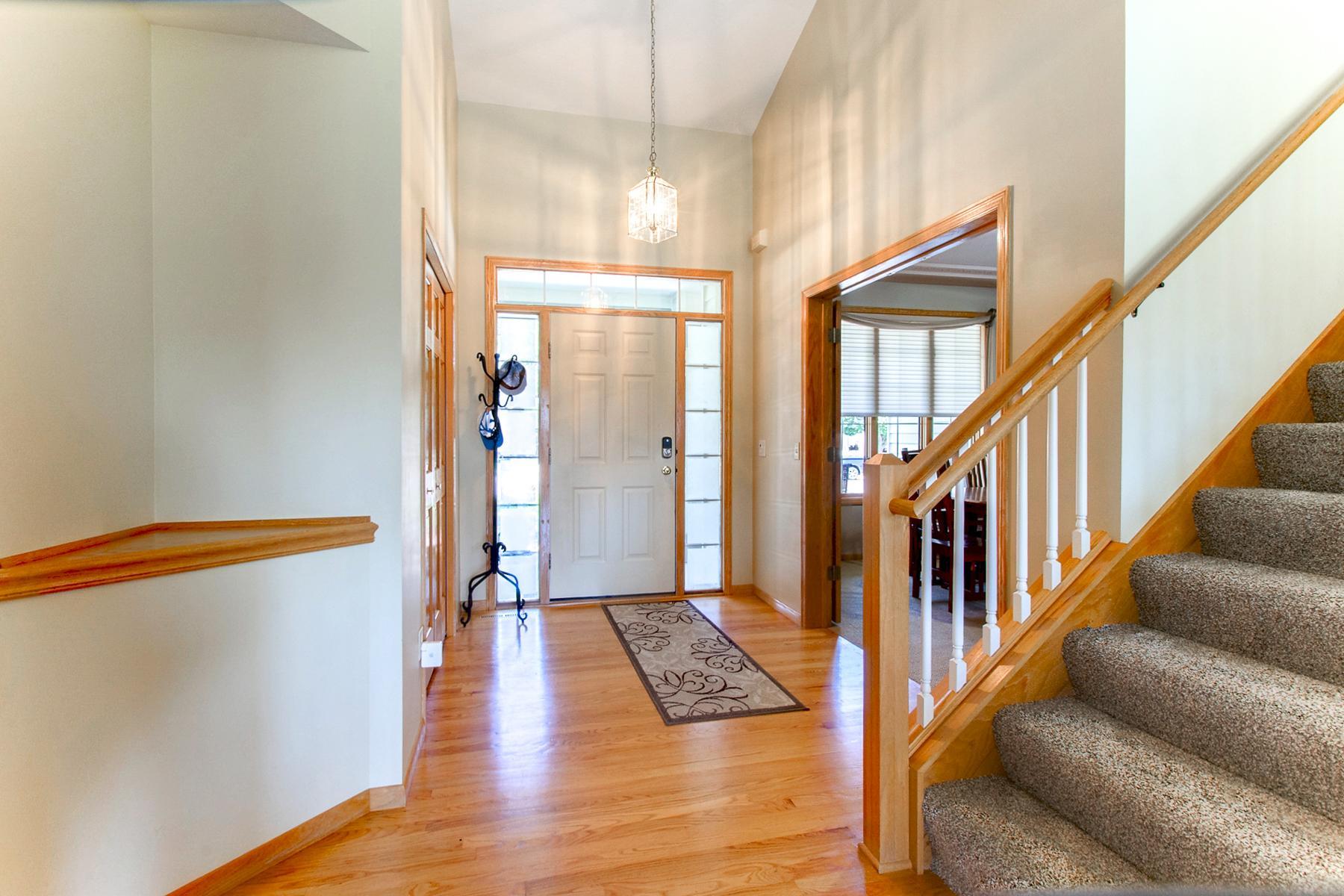 1512 Creek Lane