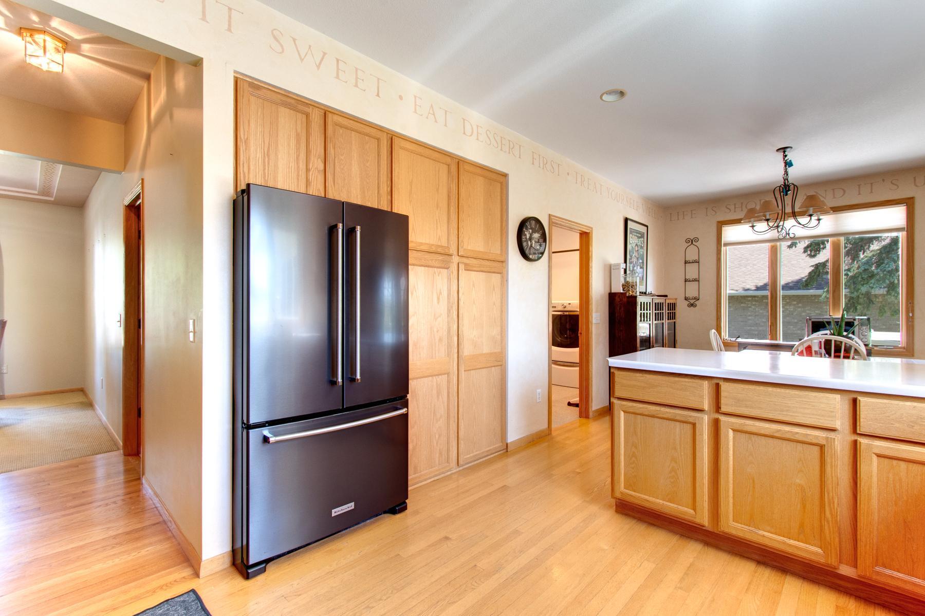 1512 Creek Lane