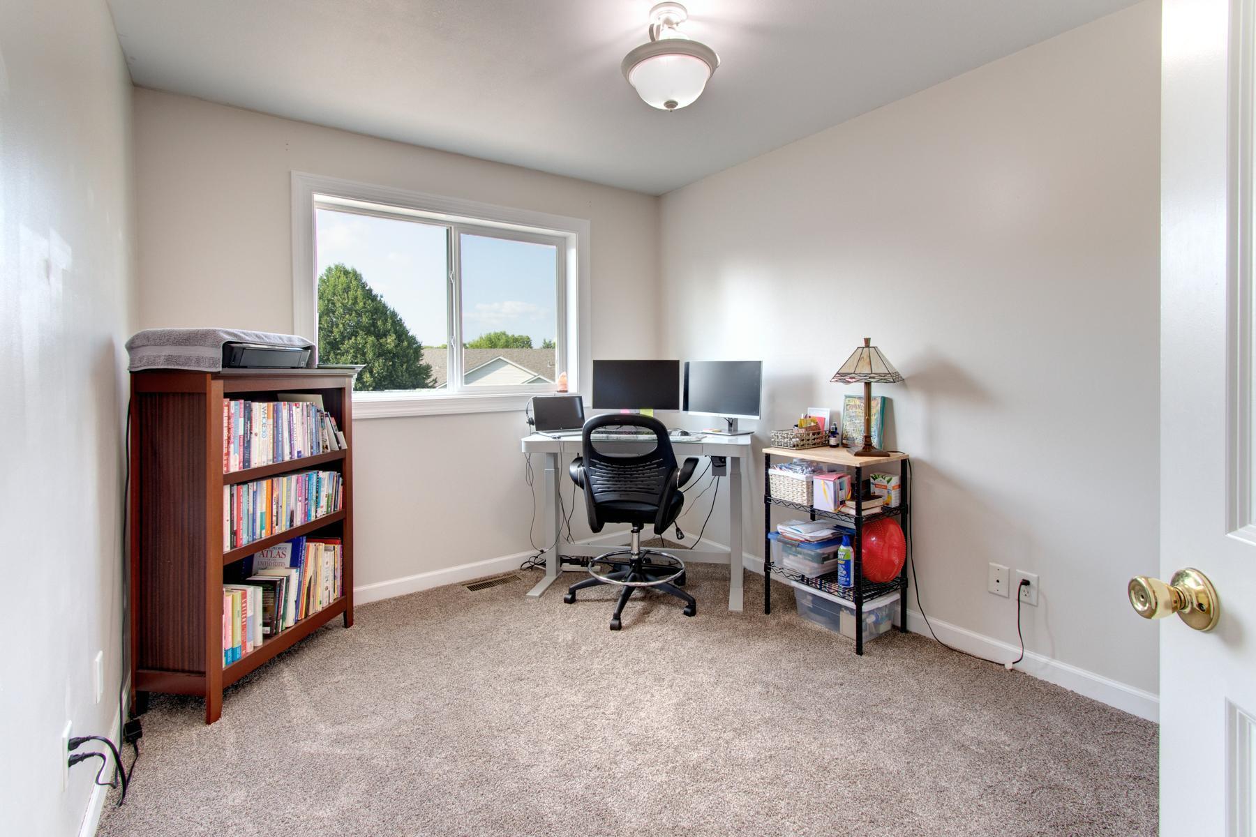 1209 Hawthorne Court