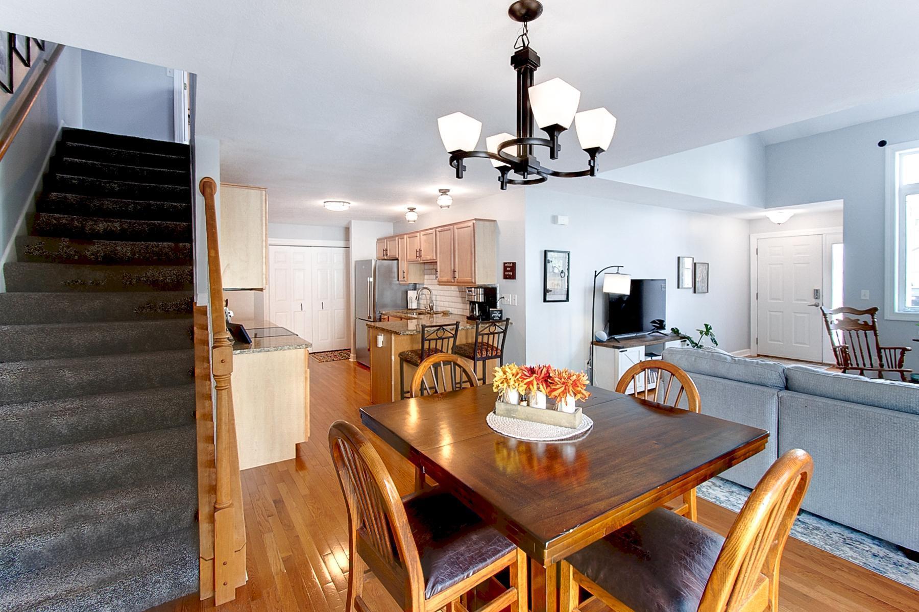 1209 Hawthorne Court