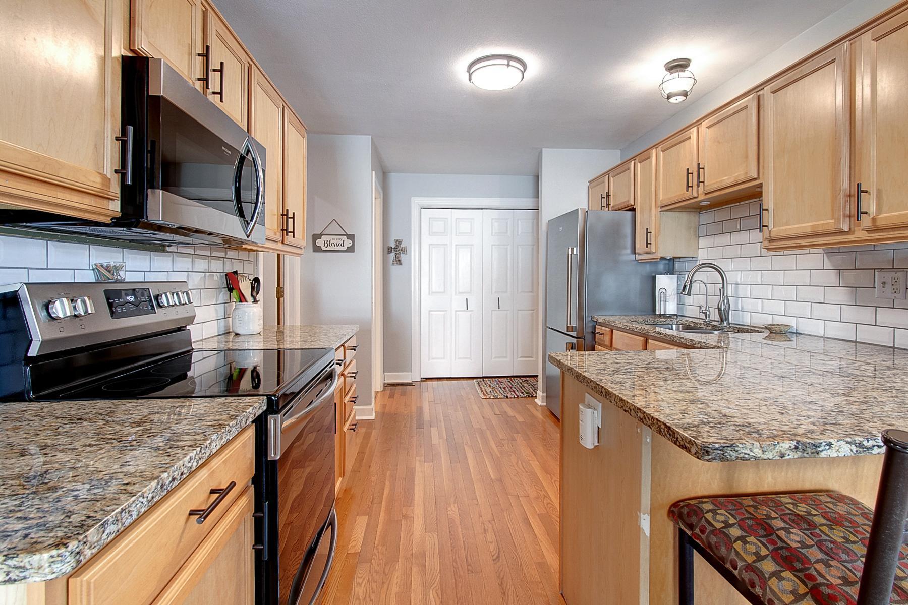 1209 Hawthorne Court