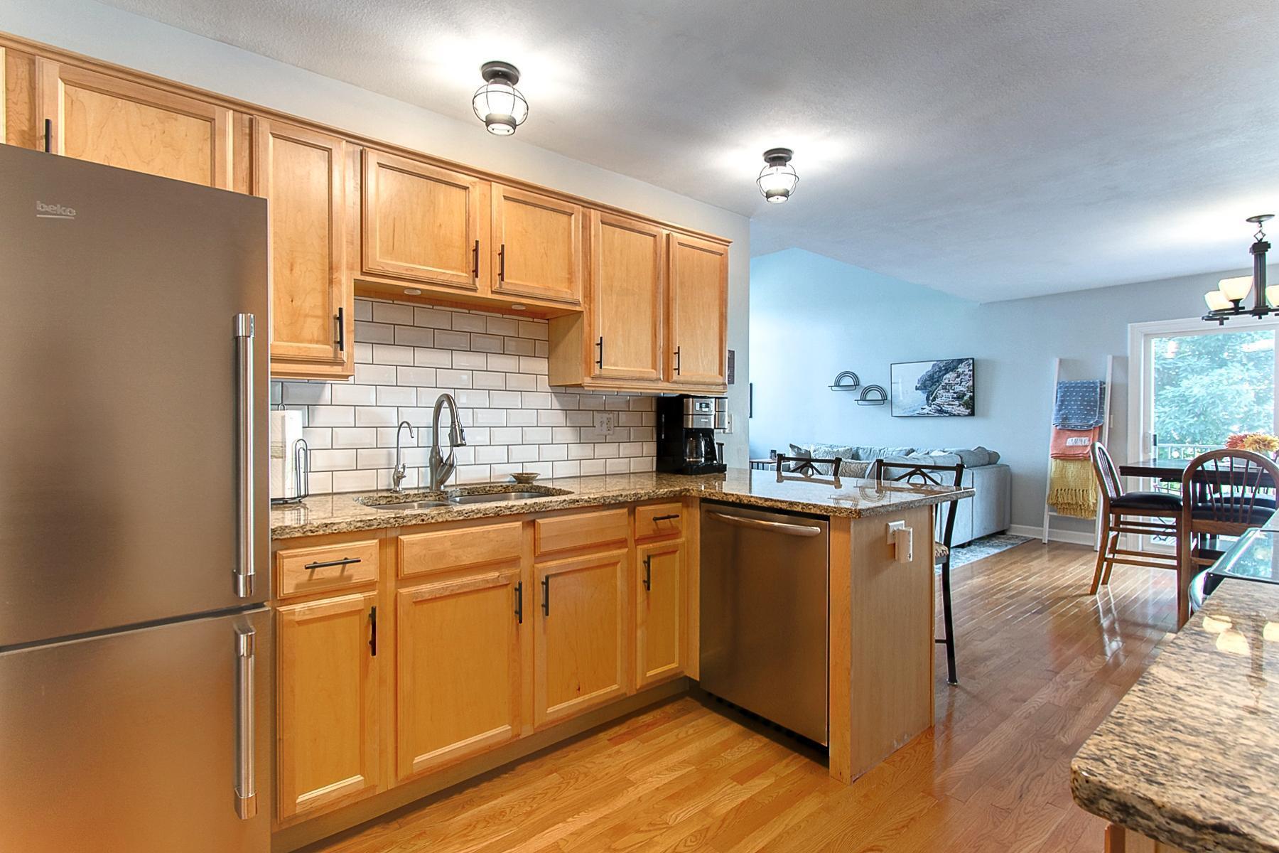 1209 Hawthorne Court