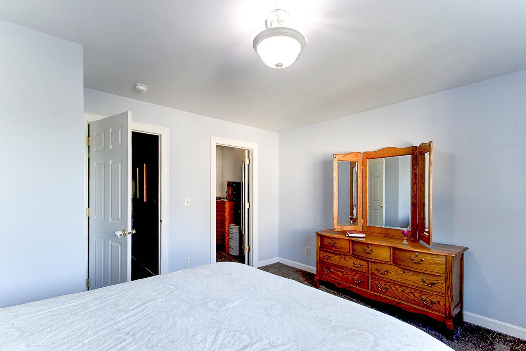 1209 Hawthorne Court