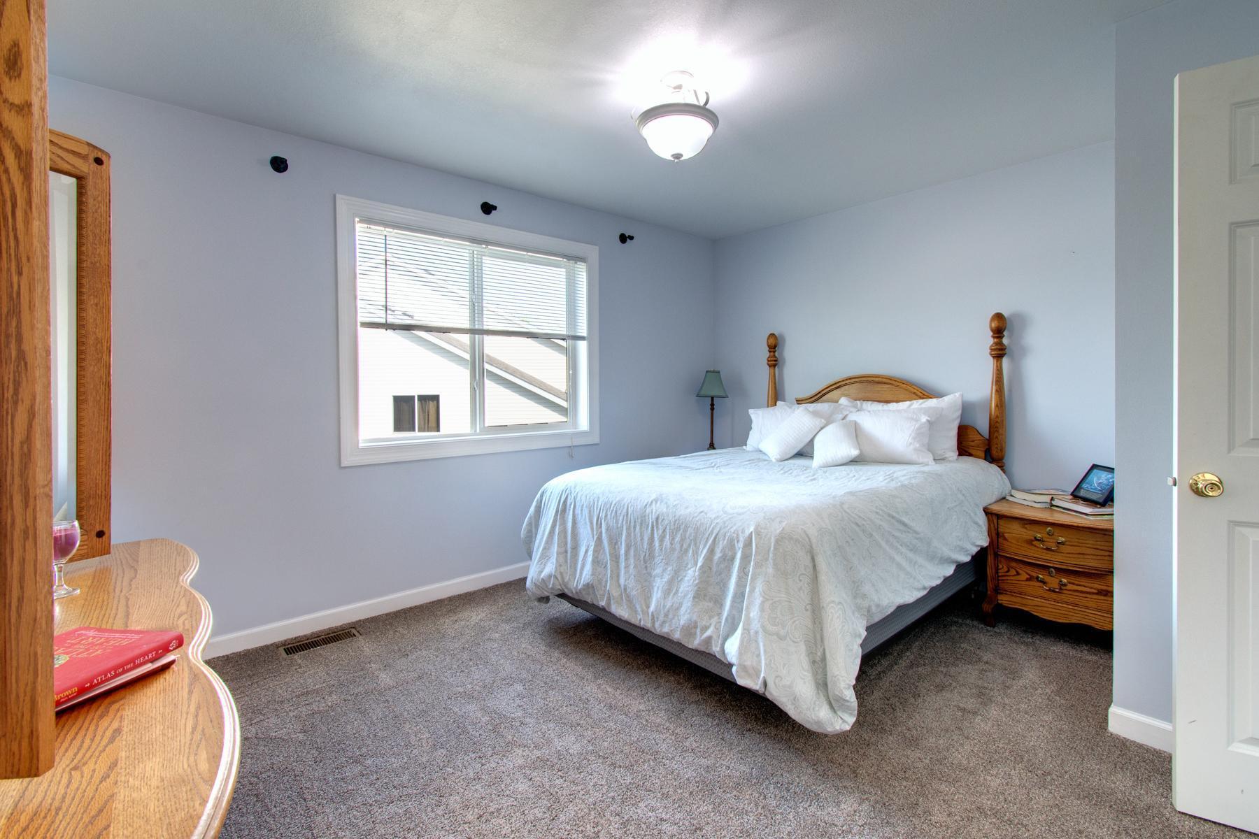 1209 Hawthorne Court