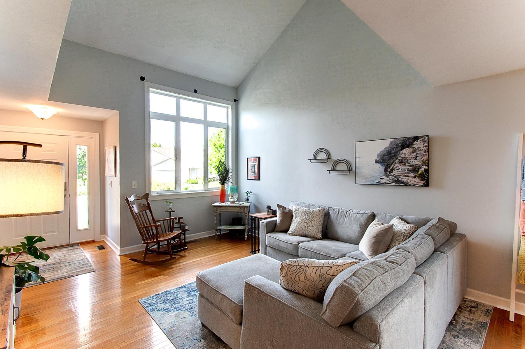 1209 Hawthorne Court