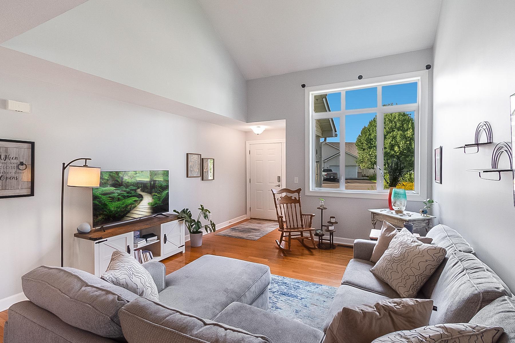 1209 Hawthorne Court