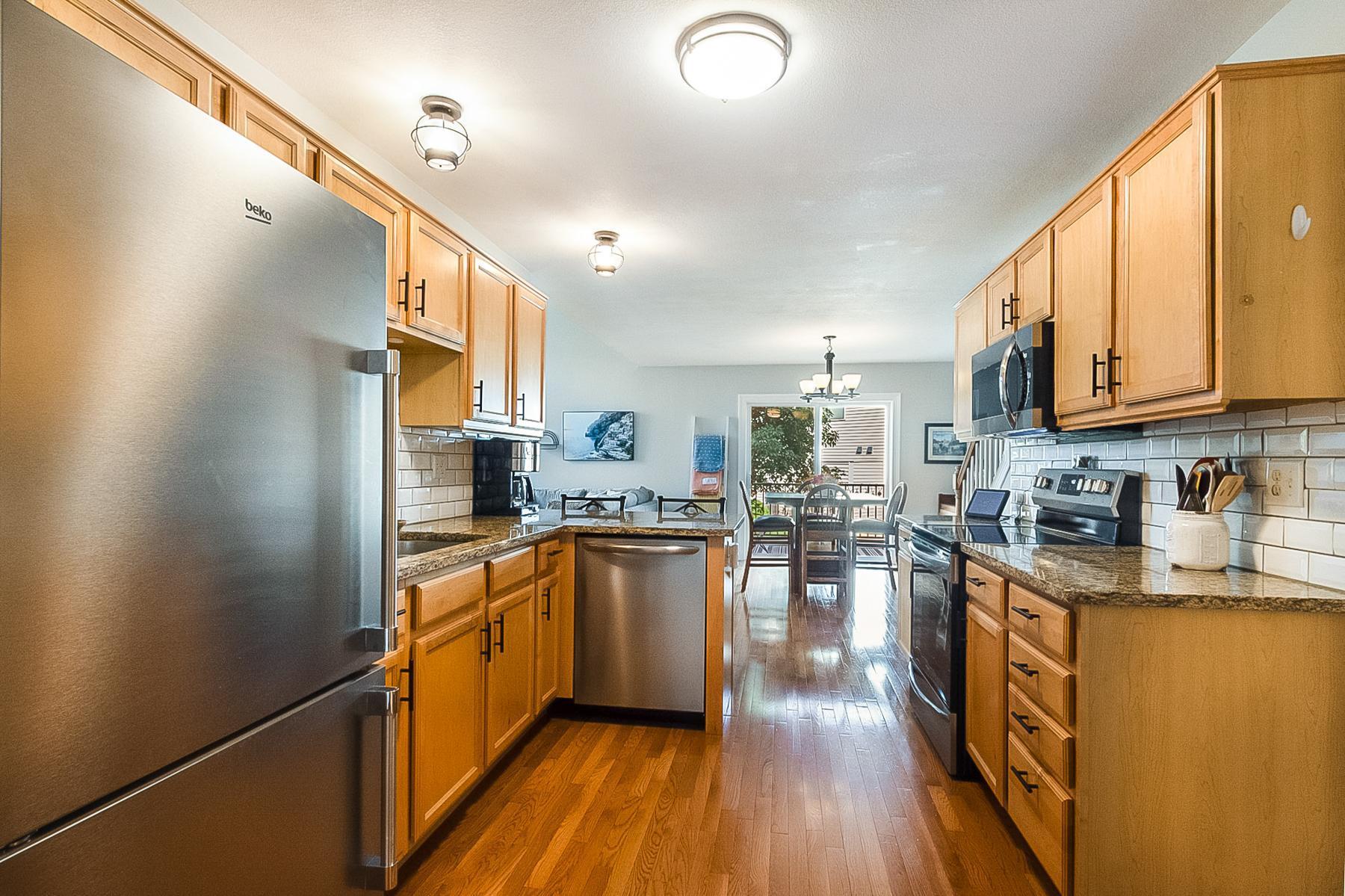 1209 Hawthorne Court