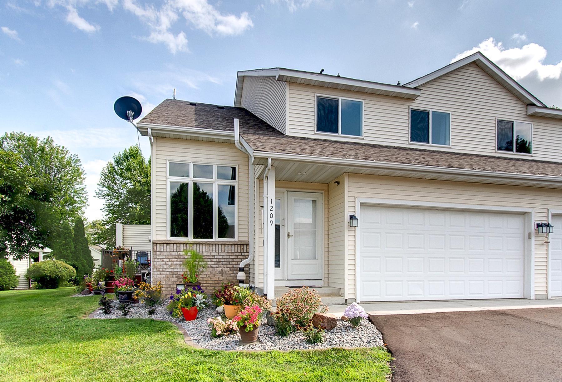 1209 Hawthorne Court