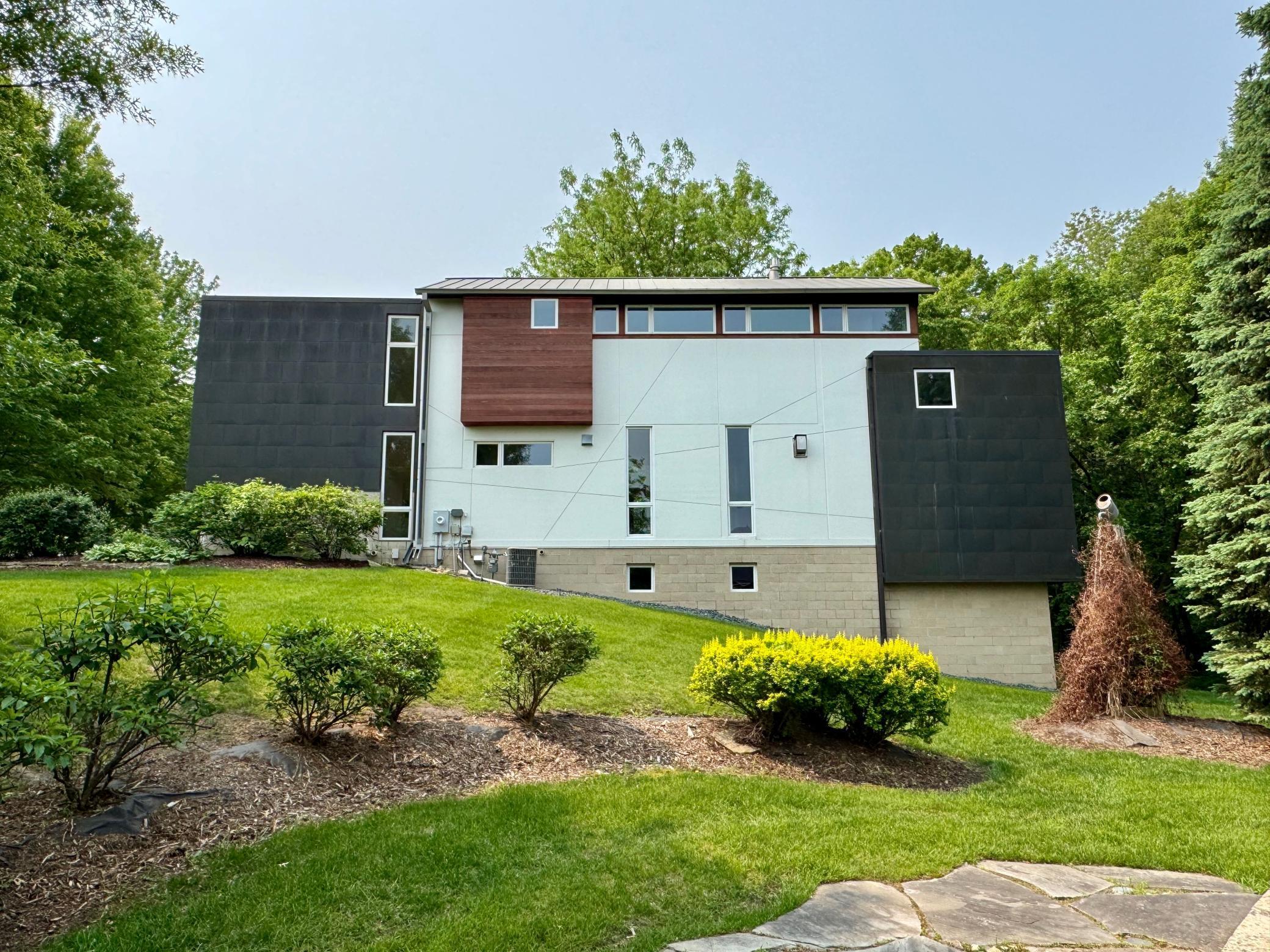 2206 Grant Court