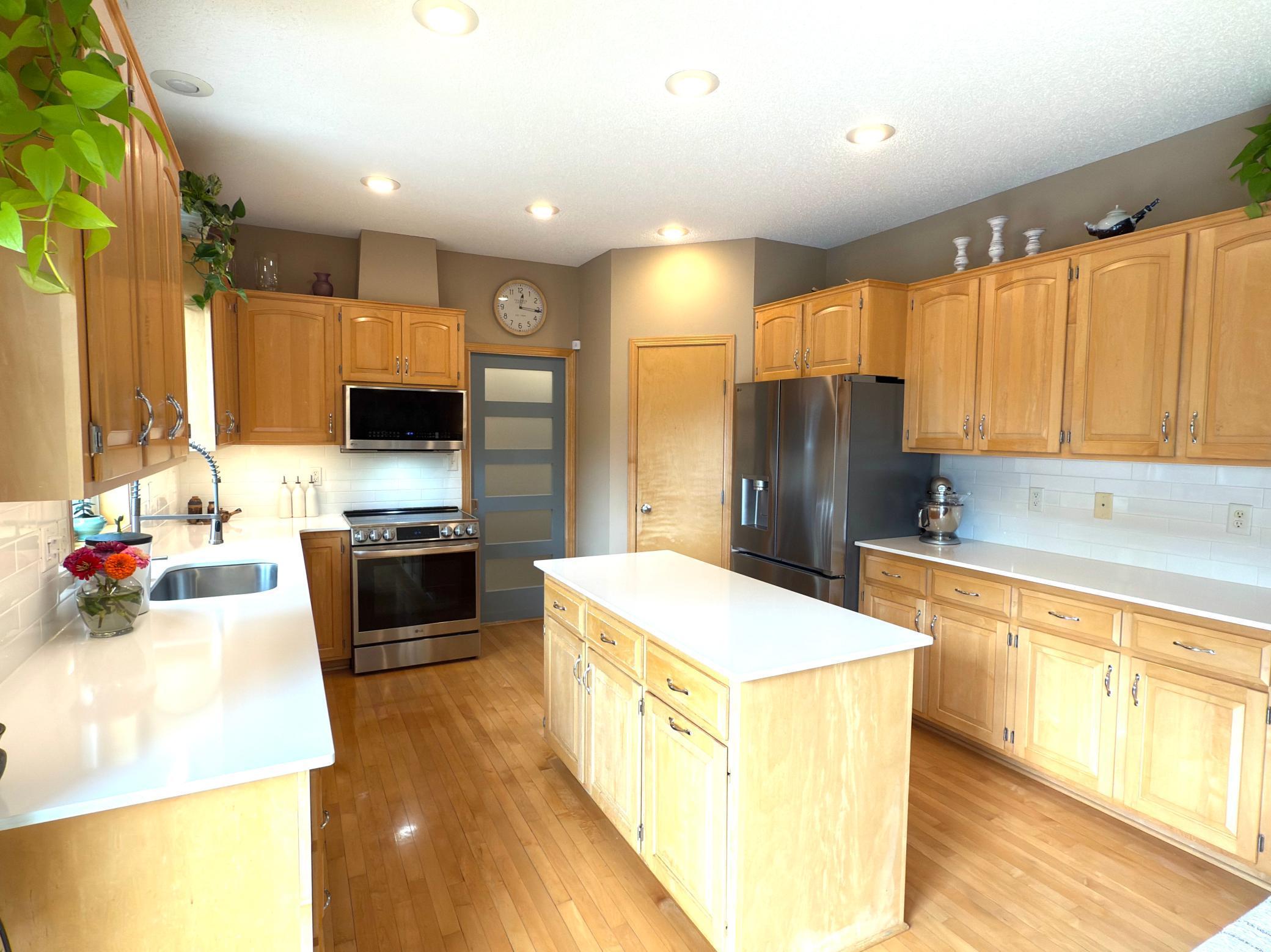 800 East Ridge Drive