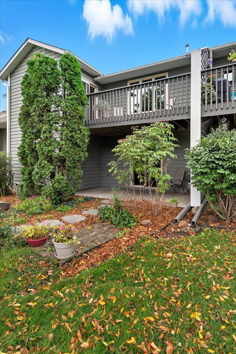 2004 Lincoln Street S