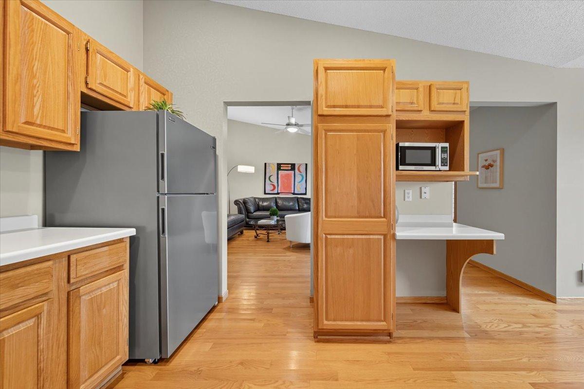 2004 Lincoln Street S