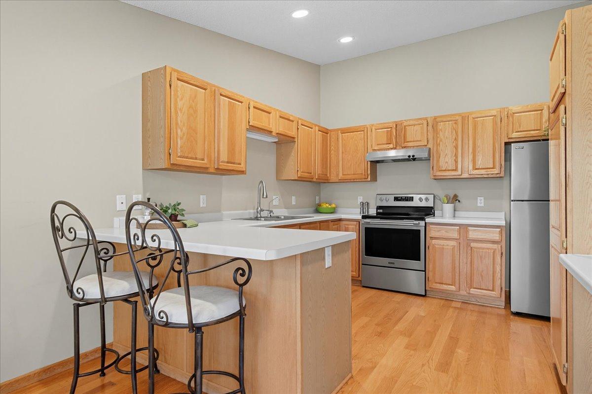 2004 Lincoln Street S