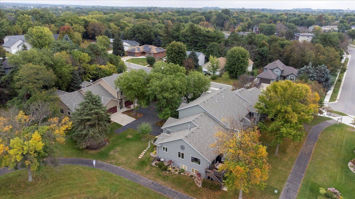 2004 Lincoln Street S