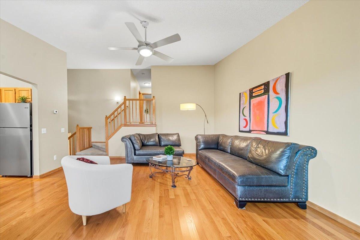 2004 Lincoln Street S