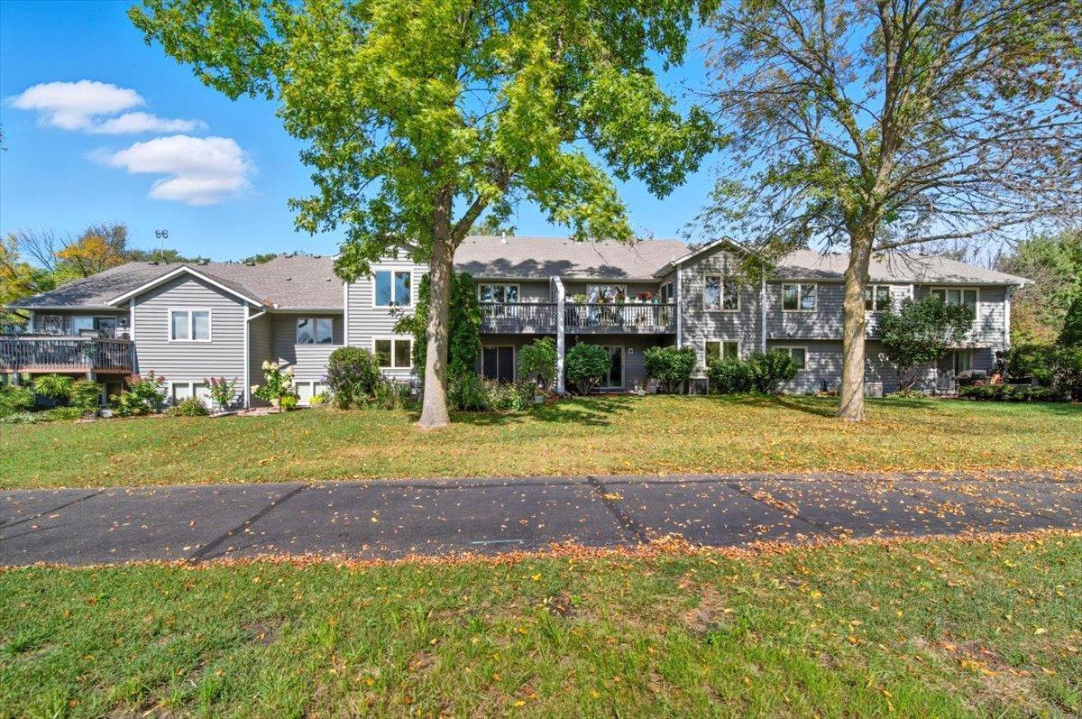 2004 Lincoln Street S