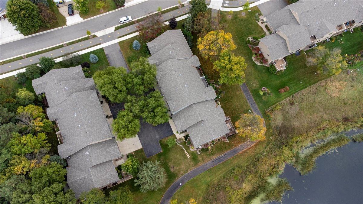 2004 Lincoln Street S