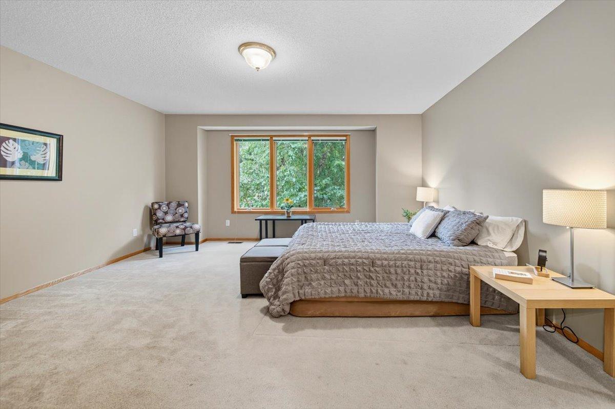 2004 Lincoln Street S