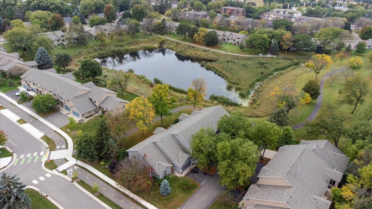 2004 Lincoln Street S