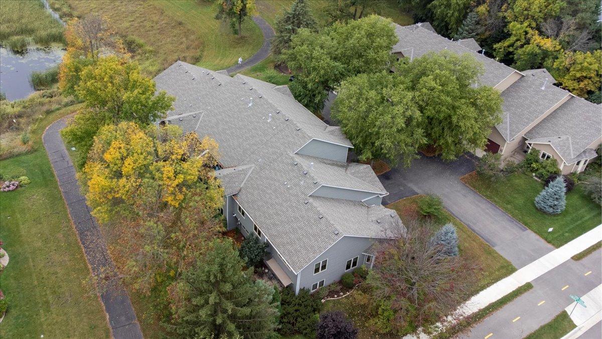 2004 Lincoln Street S