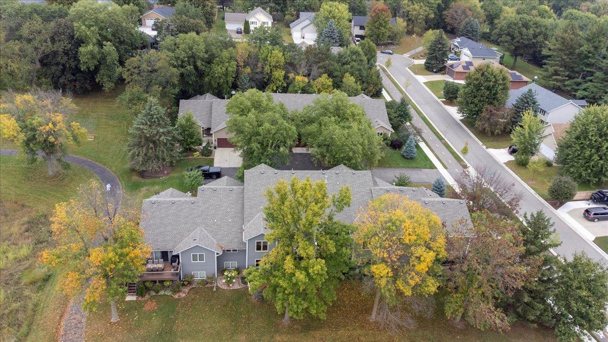 2004 Lincoln Street S