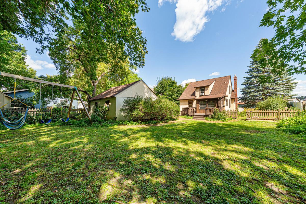 212 Linden Street S