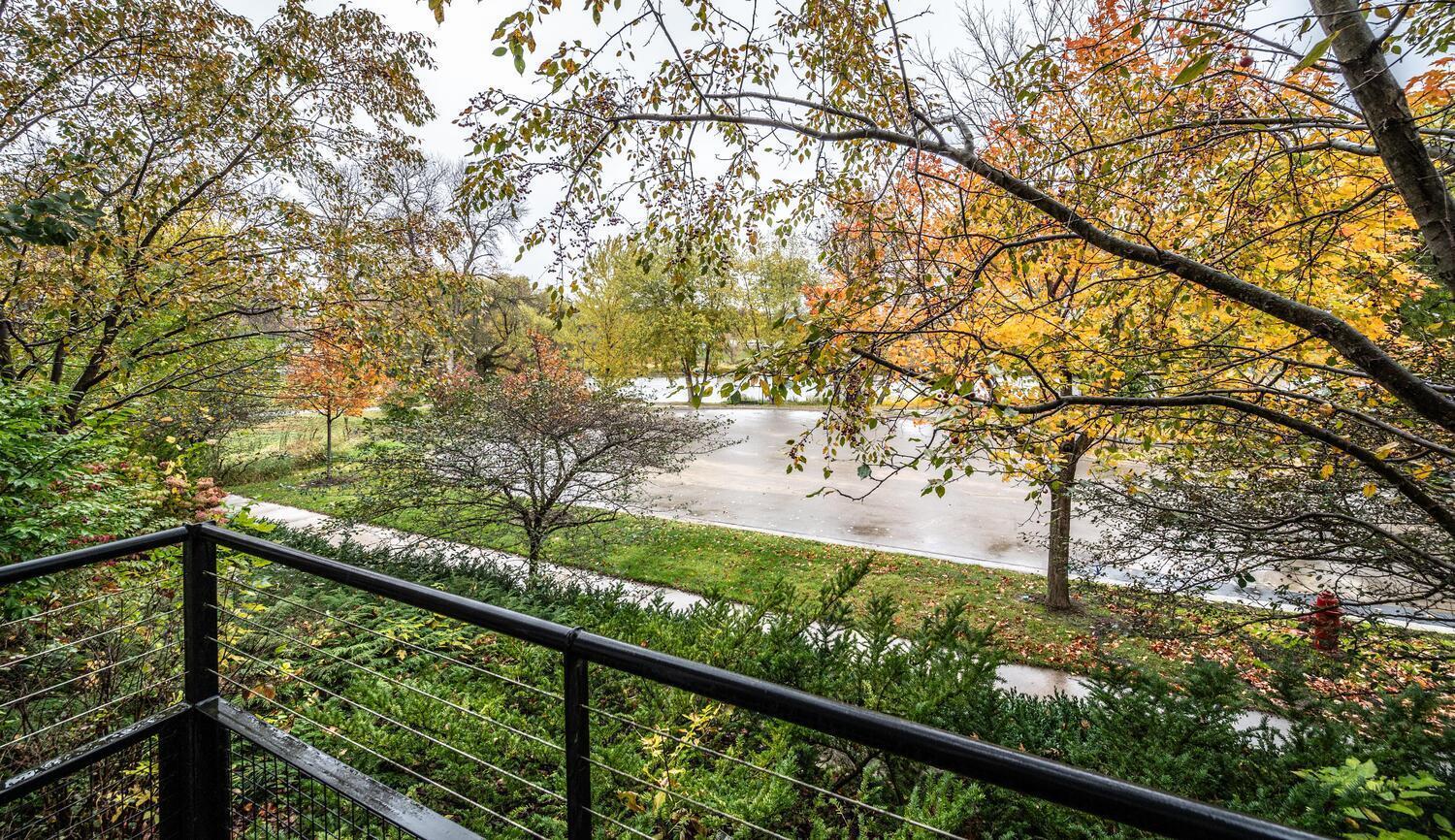 301 7th Street W Unit: 2103