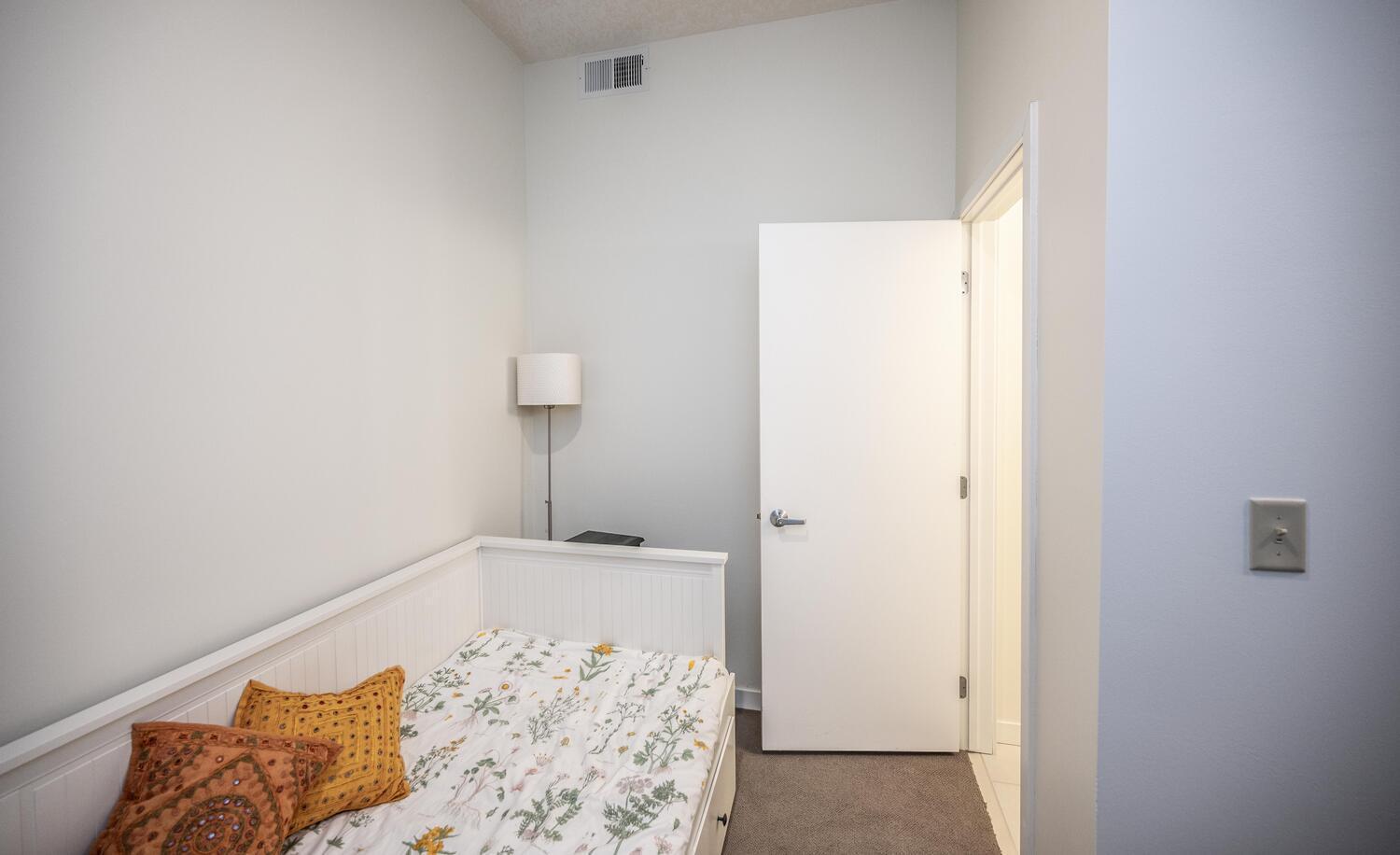 301 7th Street W Unit: 2103